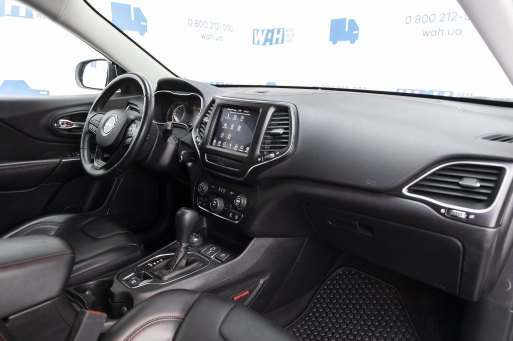 Jeep Cherokee Trailhawk Trail Rated 2019 фото 25