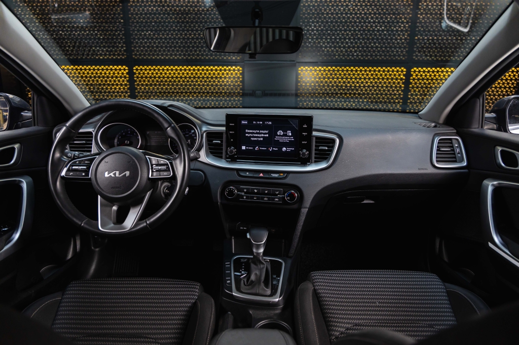 Kia Ceed 2023 фото Kia Ceed 2023 фото 16
