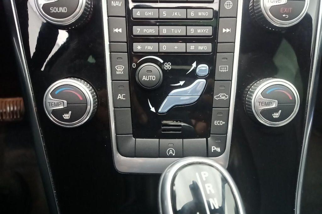 Volvo XC60 2017 photo 51