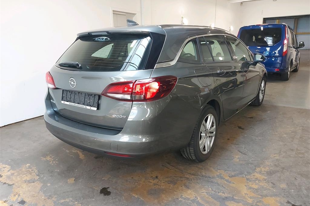 Opel Astra Sports Tourer 2017 photo 2