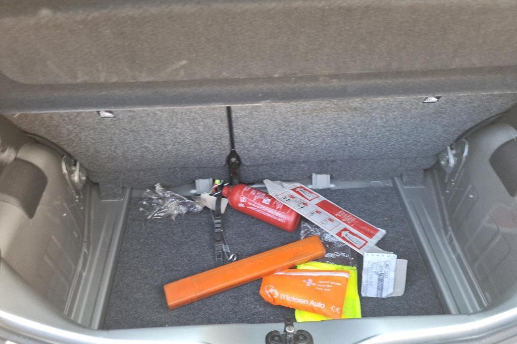 SEAT Mii 2018 фото 18