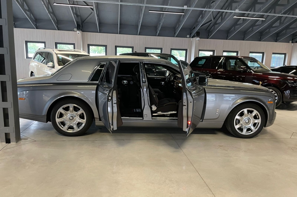 Rolls-Royce Phantom 2012 photo 6