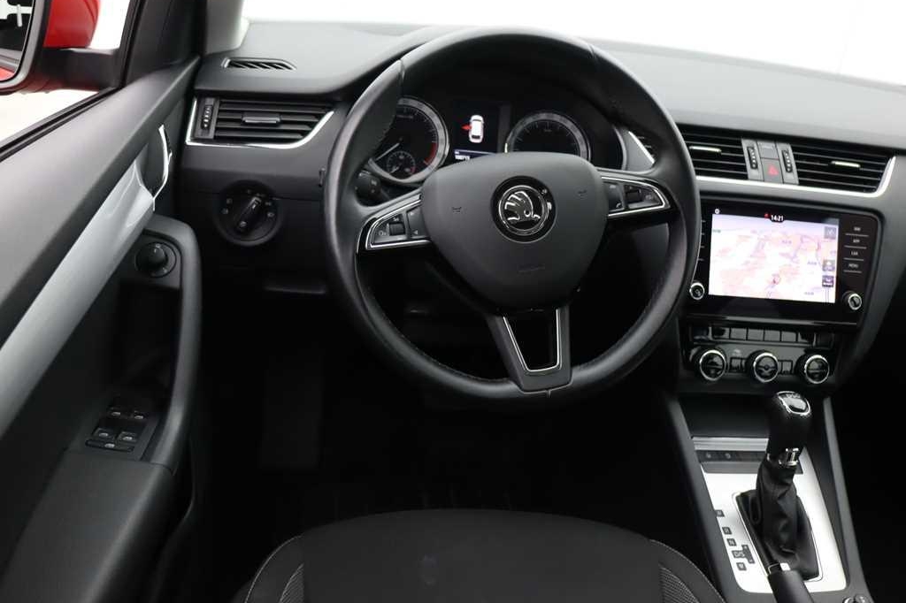 Skoda Octavia Combi 2018 photo 1