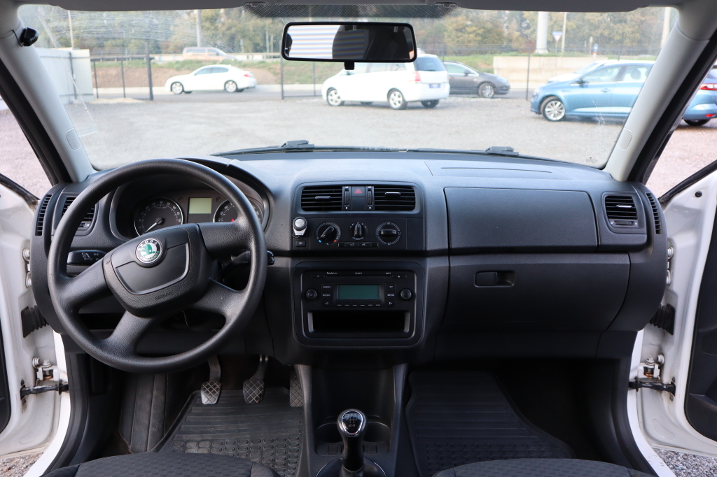 Skoda Roomster 2010 photo 21