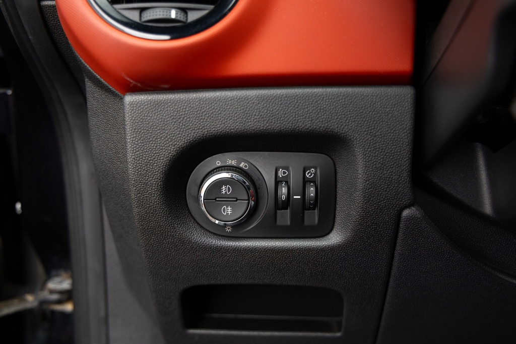 Opel Corsa 2010 фото 14