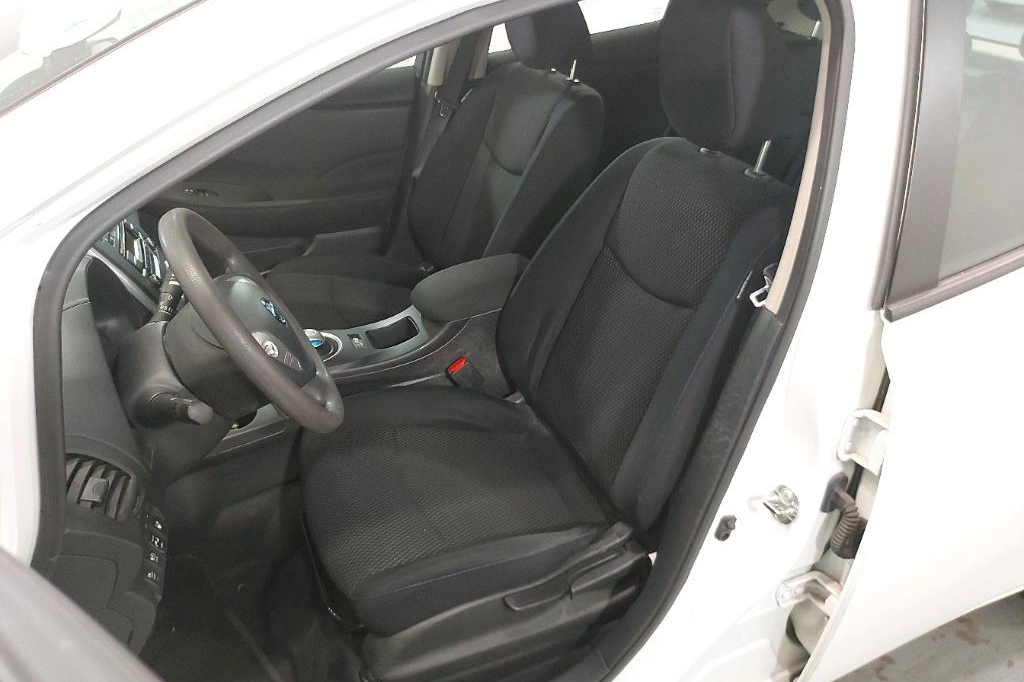 Nissan Leaf 2016 photo 22