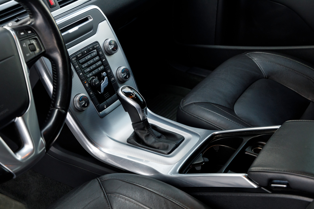 Volvo V70 D4 AWD photo 15