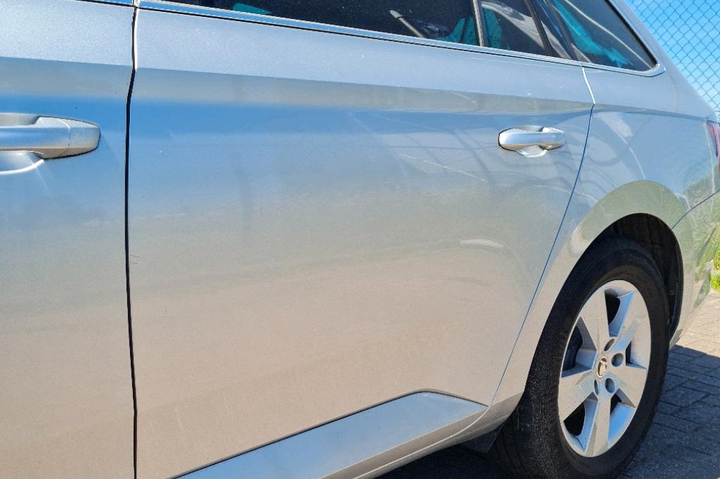 Skoda Superb Combi 2017 фото 37