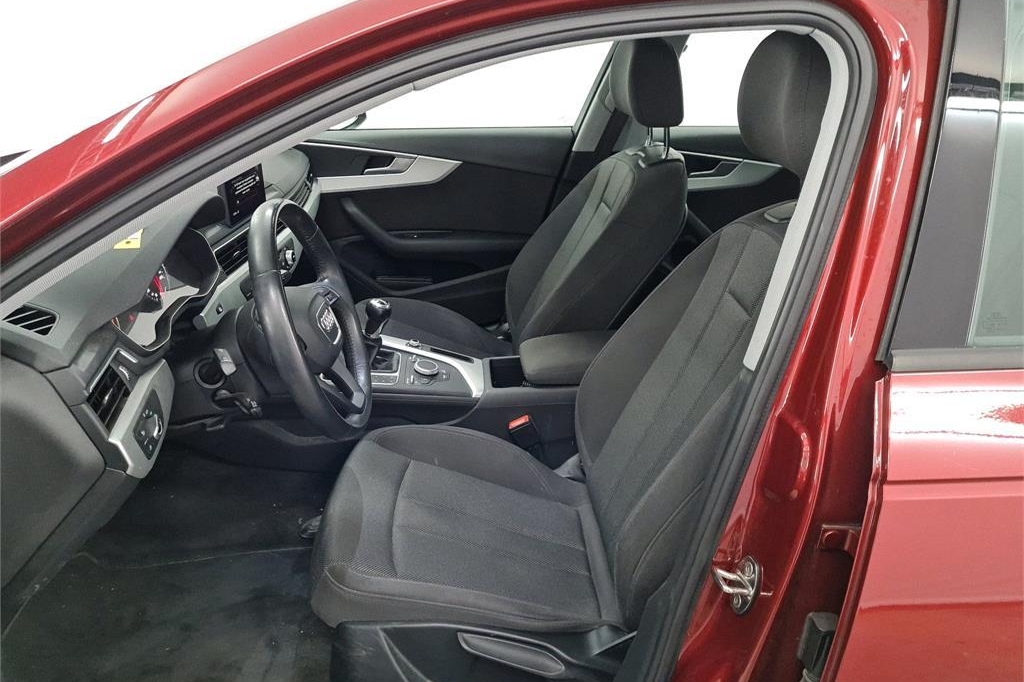 Audi A4 2017 photo 1