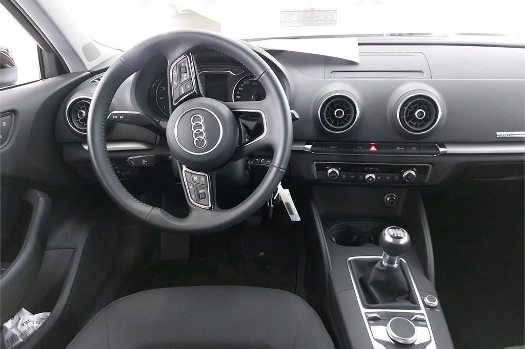 Audi A3 Sportback 2018 фото 1