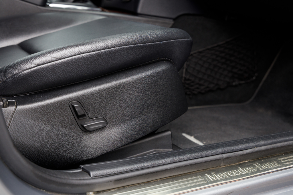 Mercedes-Benz GLK 350 2012 photo 4