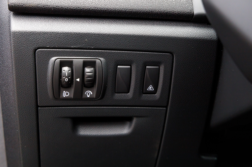 Renault Laguna III 2011 фото 15