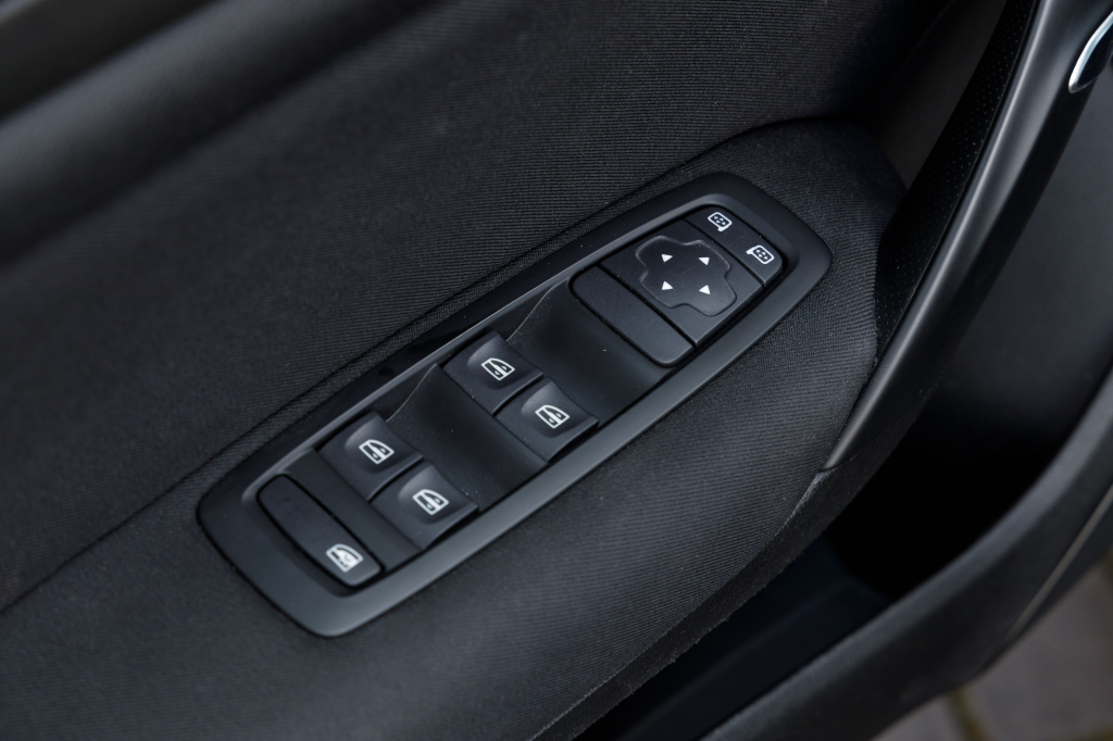 Renault Megane Limited 2017 фото 8