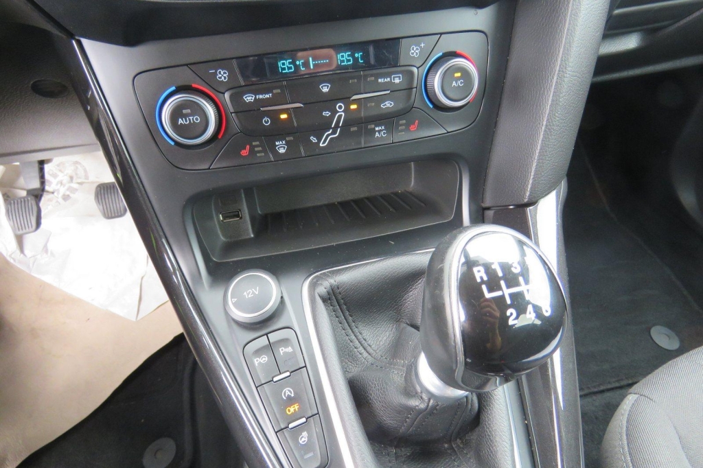 Ford Focus Turnier 2016 photo 9