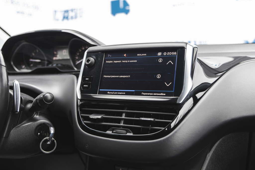 Peugeot 208 2017 photo 23