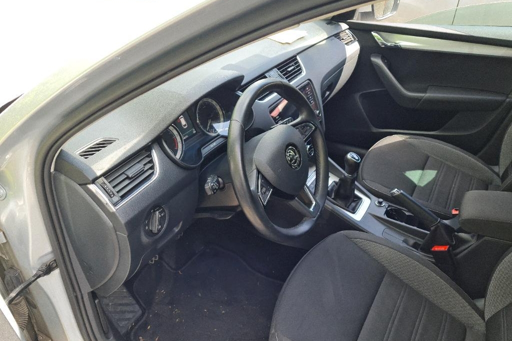 Skoda Octavia Combi 2017 фото 9