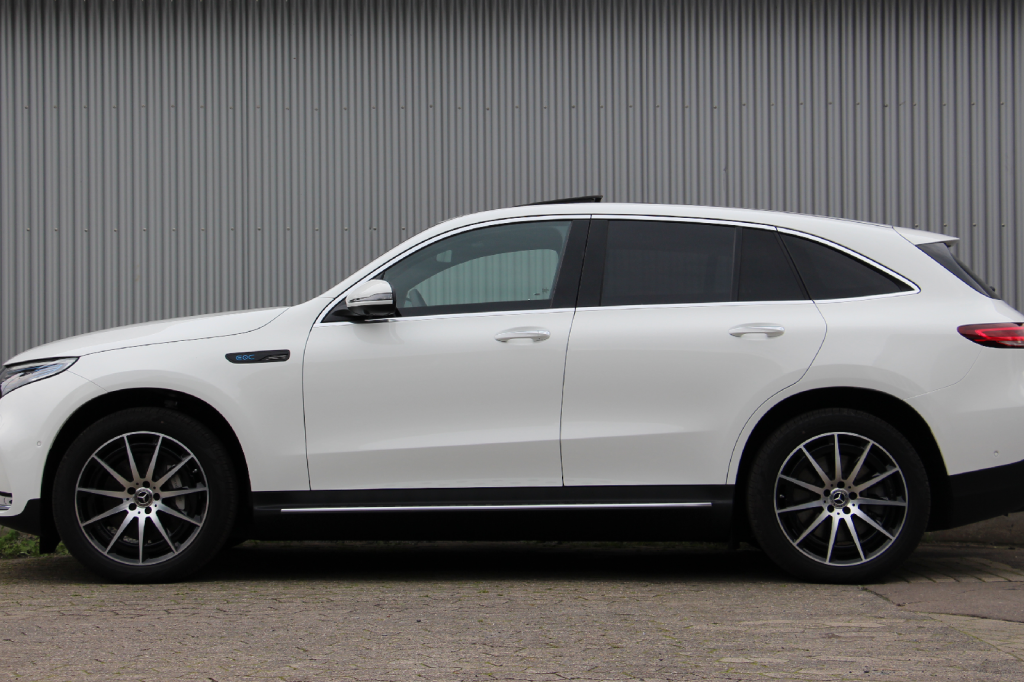 Mercedes-AMG EQC 400 2021 photo 3