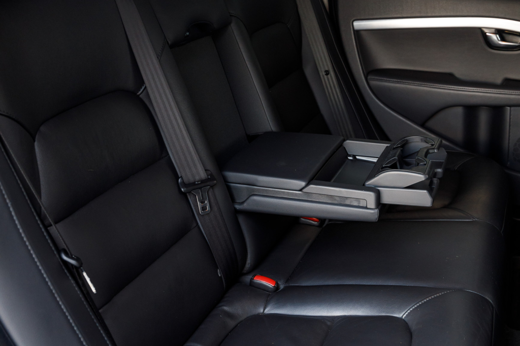 Volvo V70 D4 AWD photo 28