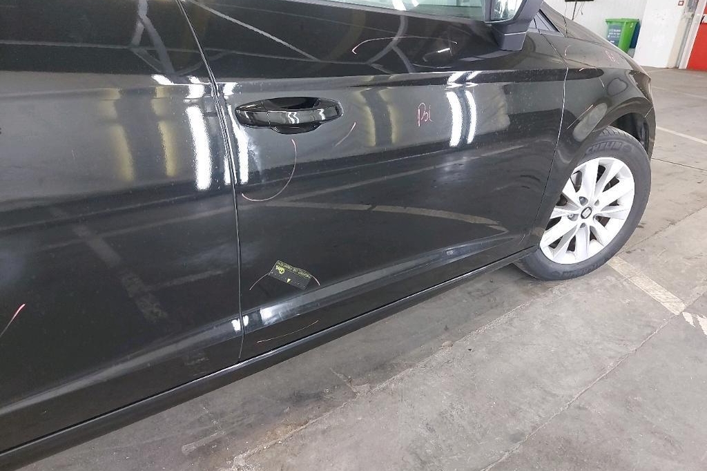 SEAT Leon 2019 фото 7