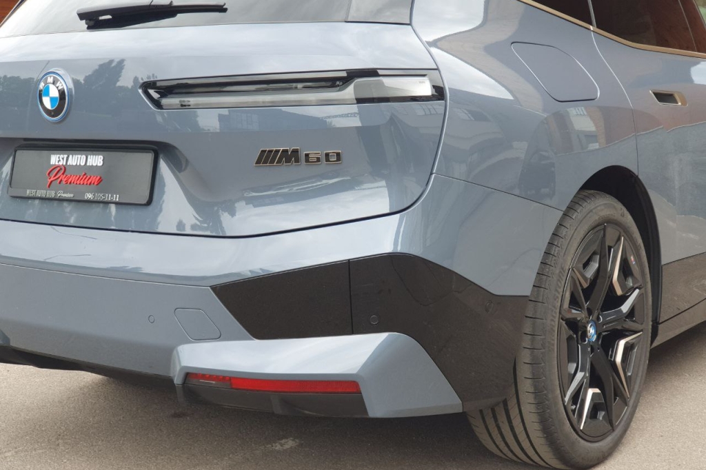 BMW iX M60 2022 фото 8
