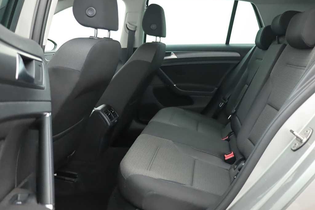 Volkswagen Golf 2019 photo 1