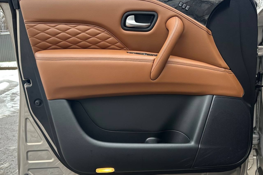 Infiniti QX80 Luxe Proactive 2018 photo Infiniti QX80 Luxe Proactive 2018 photo 8