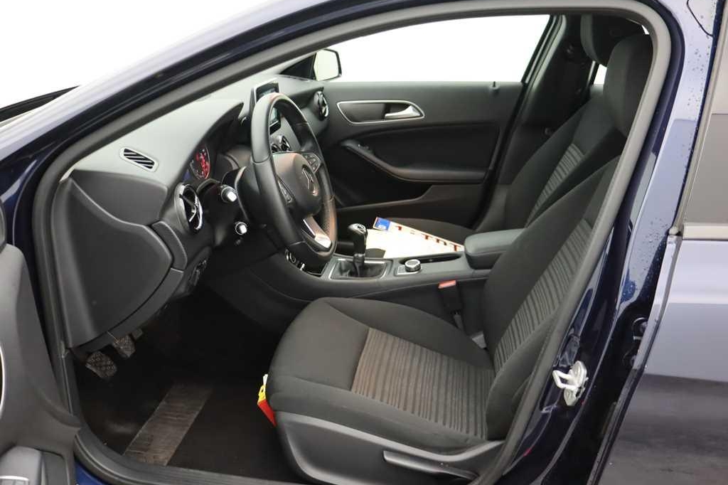 Mercedes-Benz A-Klasse 2017 photo 2