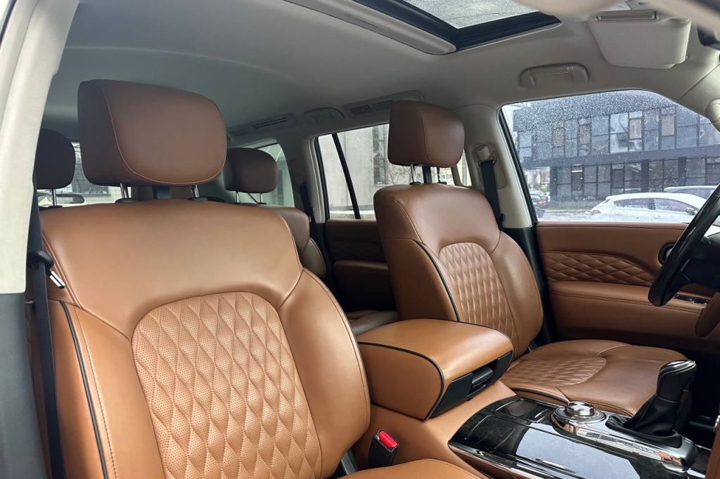Infiniti QX80 Luxe Proactive 2018 photo Infiniti QX80 Luxe Proactive 2018 photo 13