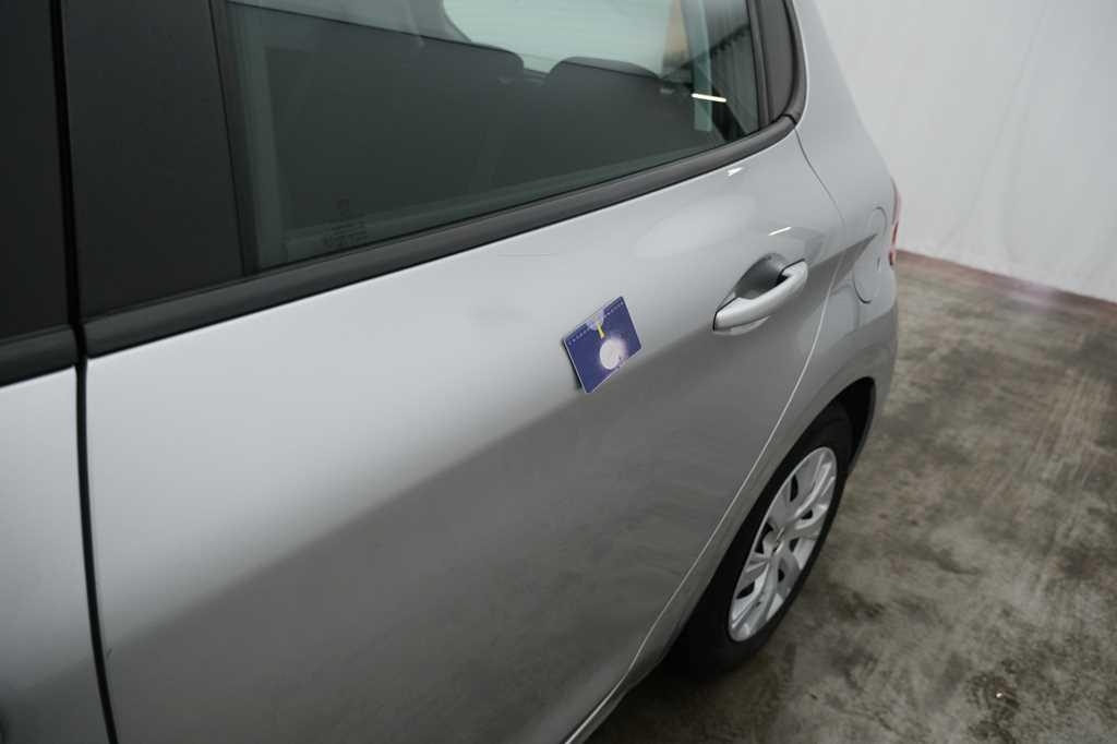 Peugeot 208 2017 фото 11