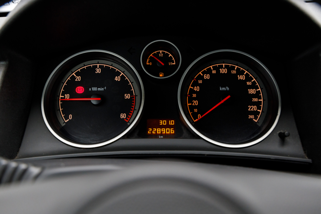 Opel Astra H photo 8