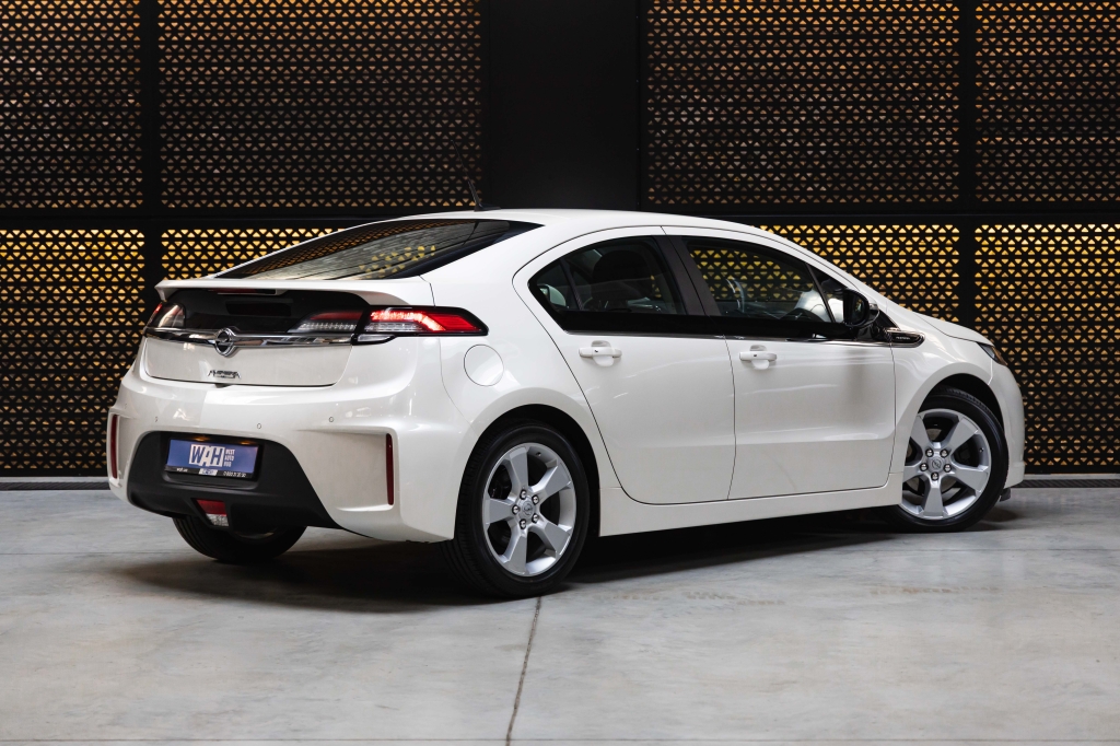 Opel Ampera 2011 фото 8