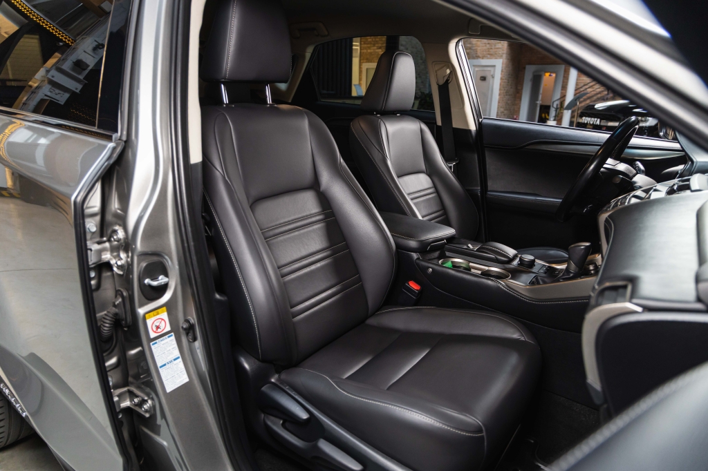 Lexus NX 300H 2016 фото Lexus NX 300H 2016 фото 28