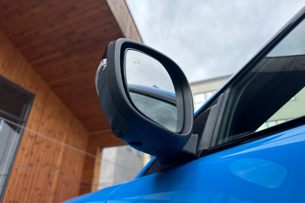 Ford Mustang Mach-E GT 2022 фото 10