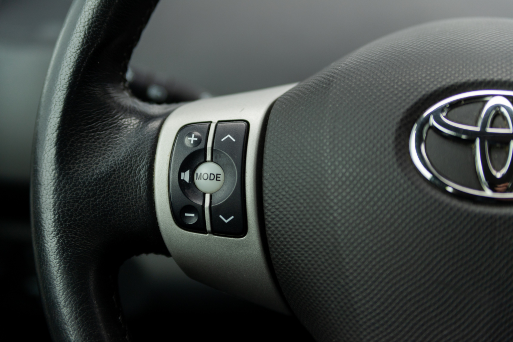 Toyota Yaris 2006 фото 11