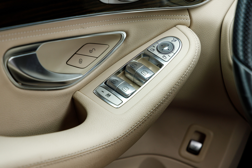 Mercedes-Benz C 300 2014 photo 18