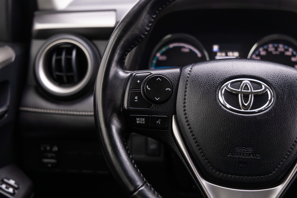 Toyota RAV4 Hybrid 2017 фото Toyota RAV4 Hybrid 2017 фото 17