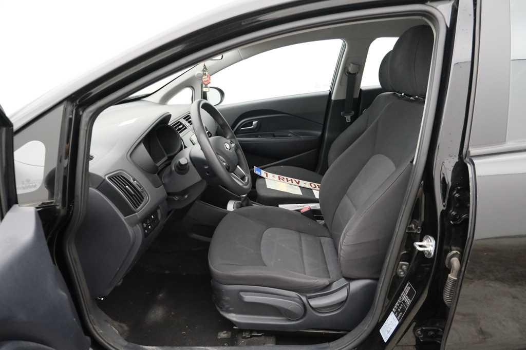 Kia Rio 2017 фото 5