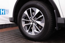 Toyota RAV4 Hybrid 2017 фото Toyota RAV4 Hybrid 2017 фото 2