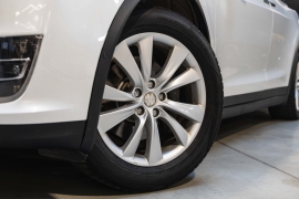 Tesla Model X 75D 2017 фото Tesla Model X 75D 2017 фото 2