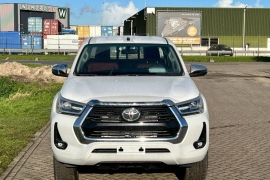 Toyota Hilux GLX SR5 4X4 2.4D 2023 фото Toyota Hilux GLX SR5 4X4 2.4D 2023 фото 1