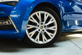 Skoda Superb Plug In Hybrid 2020 фото Skoda Superb Plug In Hybrid 2020 фото 1