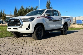 Toyota Hilux GLX SR5 4X4 2.4D 2023 фото Toyota Hilux GLX SR5 4X4 2.4D 2023 фото