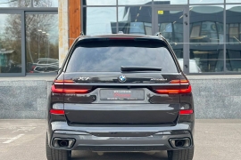 BMW X7 40d 2024 фото BMW X7 40d 2024 фото 4
