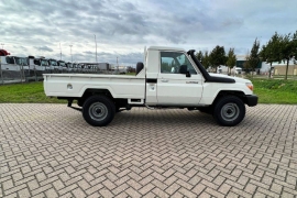Toyota Land Cruiser 4x4 4.2D 2023 фото Toyota Land Cruiser 4x4 4.2D 2023 фото 3