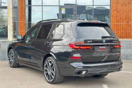 BMW X7 40d 2024 фото BMW X7 40d 2024 фото 3
