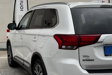 Mitsubishi Outlander 2017 photo 3