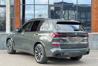 BMW X5 M60i 2024 фото 4