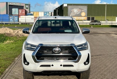 Toyota Hilux GLX SR5 4X4 2.4D 2023 фото 1