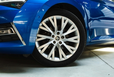 Skoda Superb Plug In Hybrid 2020 фото 1