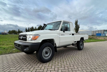 Toyota Land Cruiser 4x4 4.2D 2023 фото
